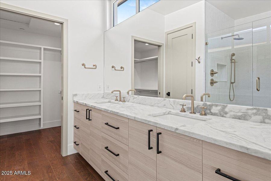 18-6918 E 2nd St 18 18-6918 E 2nd St 18