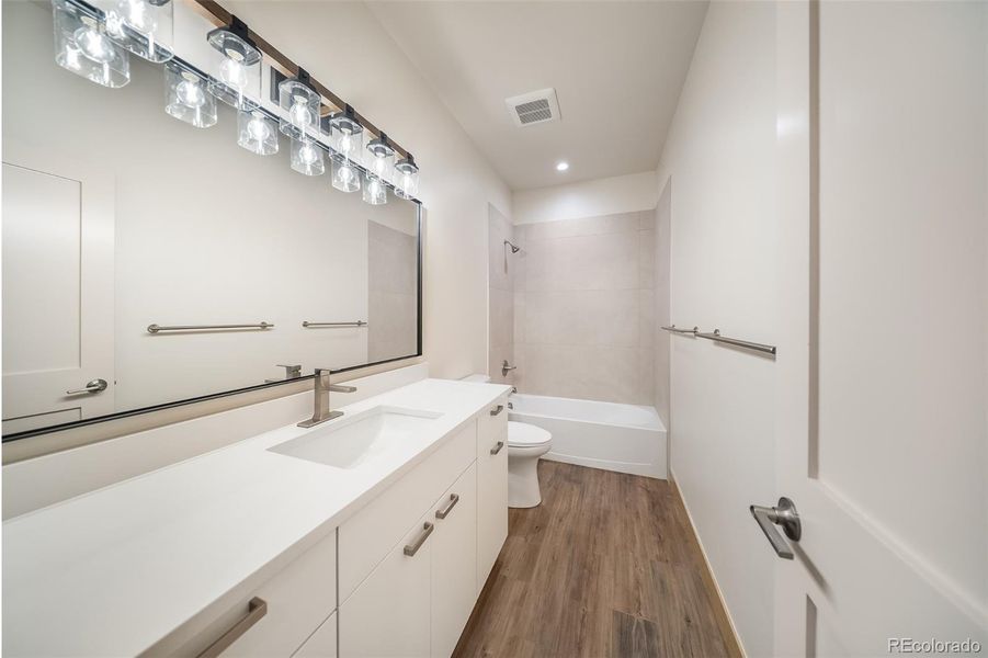 Image 40 of a home in .