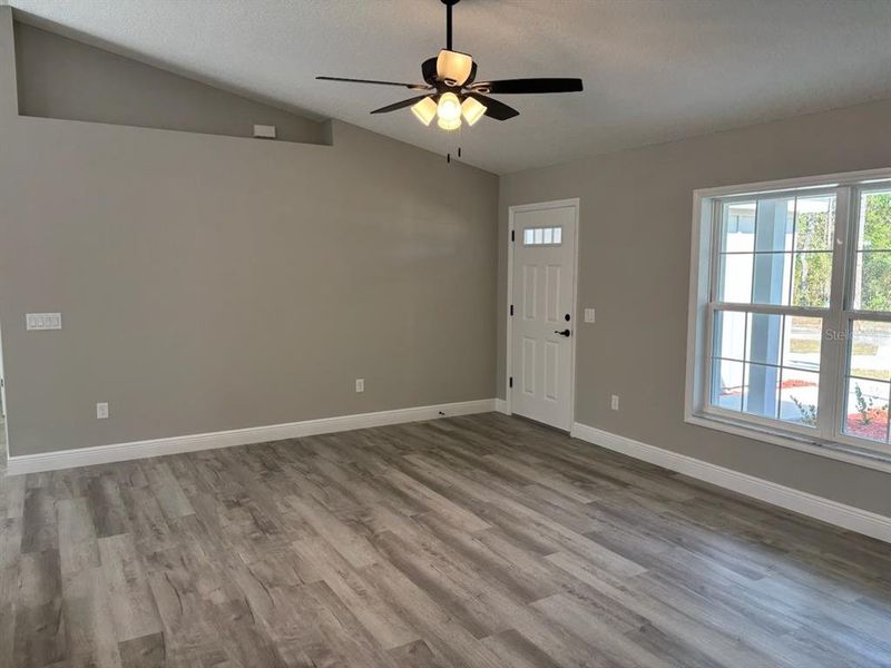 Spacious, unfurnished interior of a new home in , Citrus Springs (Image 19).