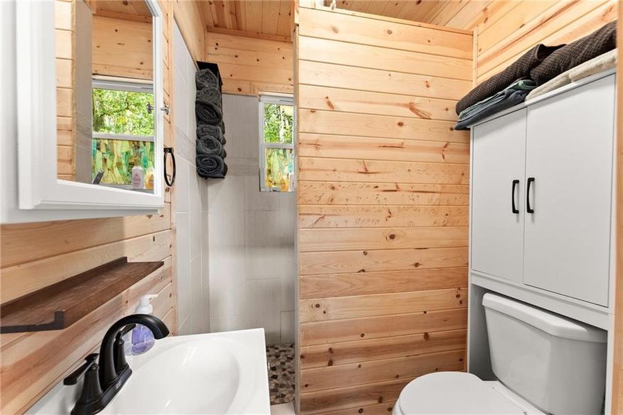 Furnished interior view inside a new home in , Cleveland (Image 7).