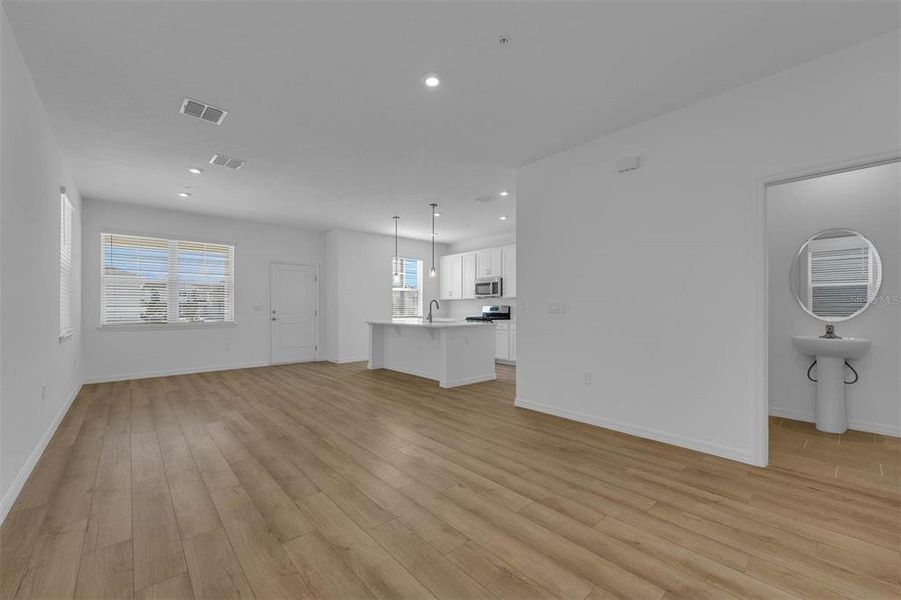 Spacious, unfurnished interior of a new home in Brack Ranch, St. Cloud (Image 19).