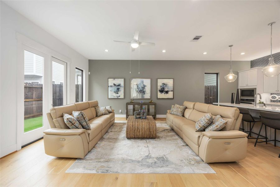 Furnished interior view inside a new home in Timbergrove Trails, Houston (Image 8). Furnished interior view inside a new home in Timbergrove Trails, Houston (Image 8).