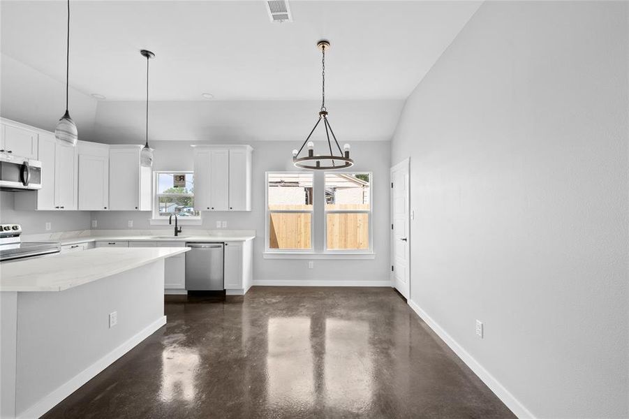 Furnished interior view inside a new home in , Gatesville (Image 12).