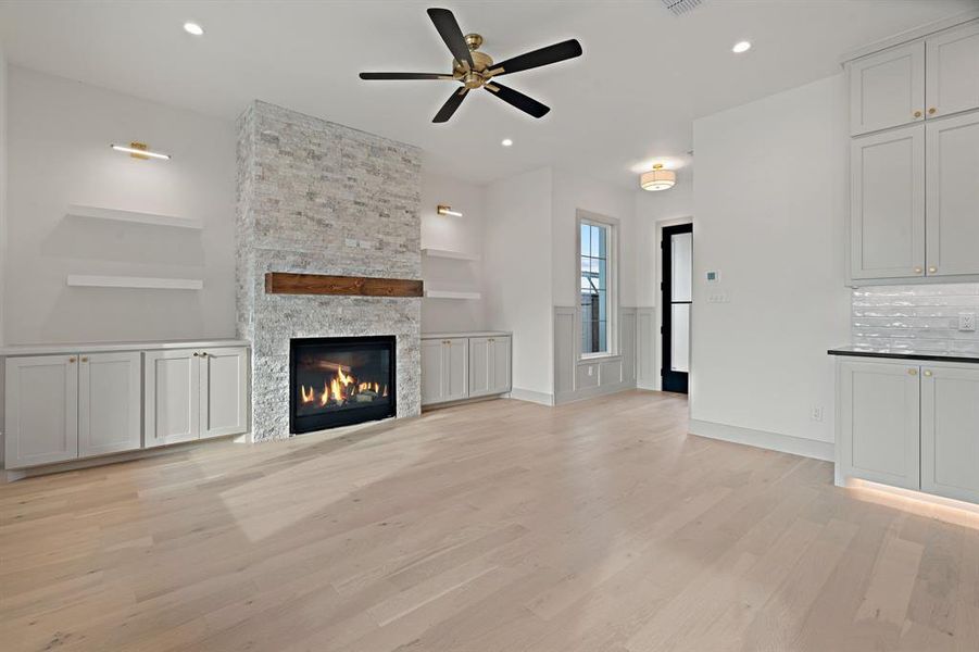 Spacious, unfurnished interior of a new home in , Granbury (Image 26).