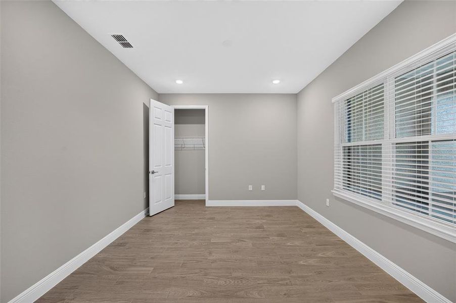 Spacious, unfurnished interior of a new home in , Ocala (Image 22).