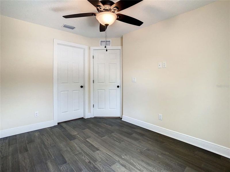 Spacious, unfurnished interior of a new home in , Tampa (Image 36).