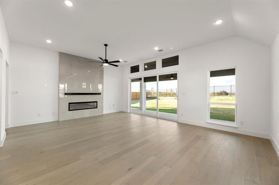 Spacious, unfurnished interior of a new home in Edgewood Creek, Celina (Image 26).