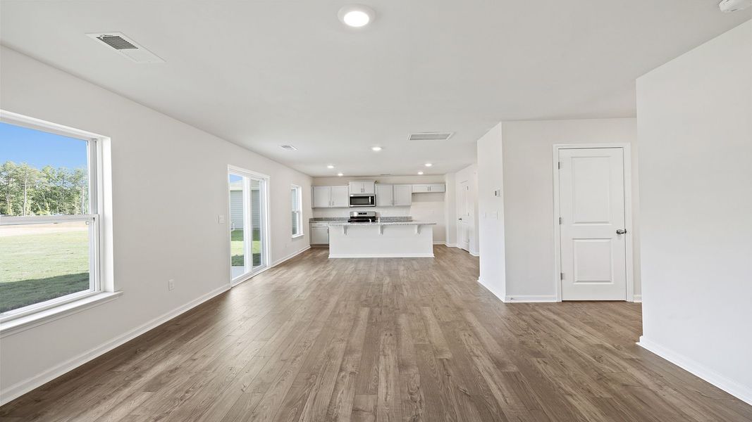 Spacious, unfurnished interior of a new home in Woodhaven, Spartanburg (Image 19).