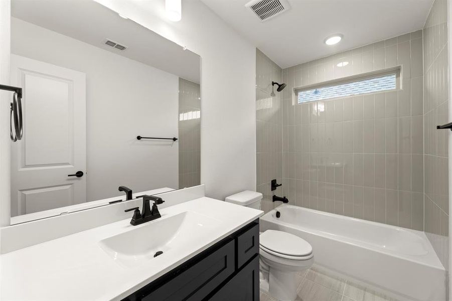 19. 8137 Twin Creek - 2ND Bath