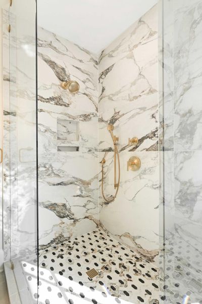 Close-up of interior finishes inside a home in , Ravenel (Image 21).