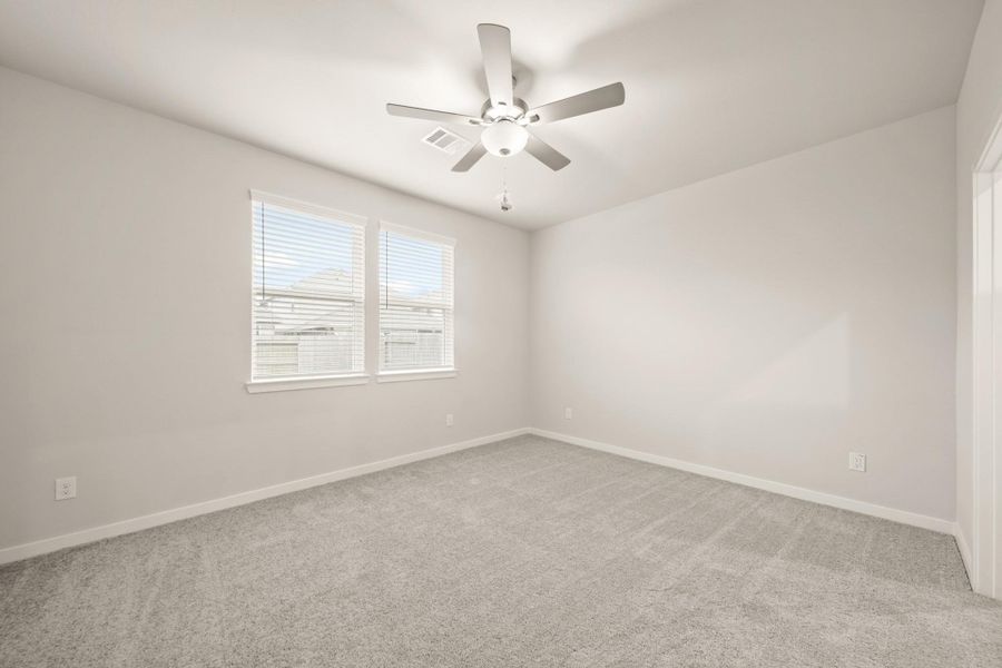 Spacious, unfurnished interior of a new home in Lago Mar, Texas City (Image 21).