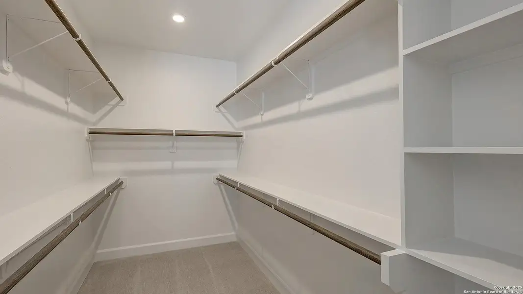 Spacious, unfurnished interior of a new home in The Dominion 70', San Antonio (Image 11). Spacious, unfurnished interior of a new home in The Dominion 70', San Antonio (Image 11).