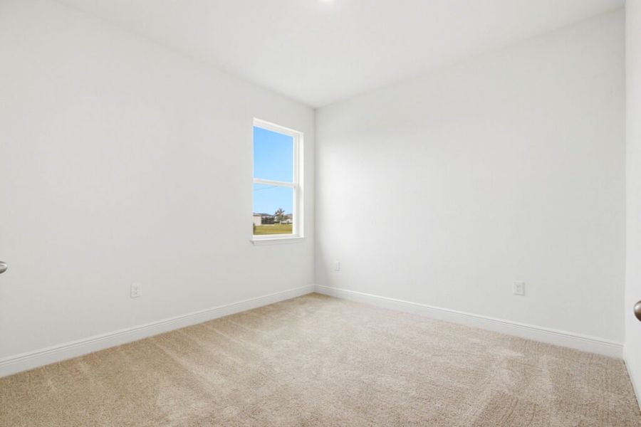 Spacious, unfurnished interior of a new home in Cape Coral, Cape Coral (Image 12).