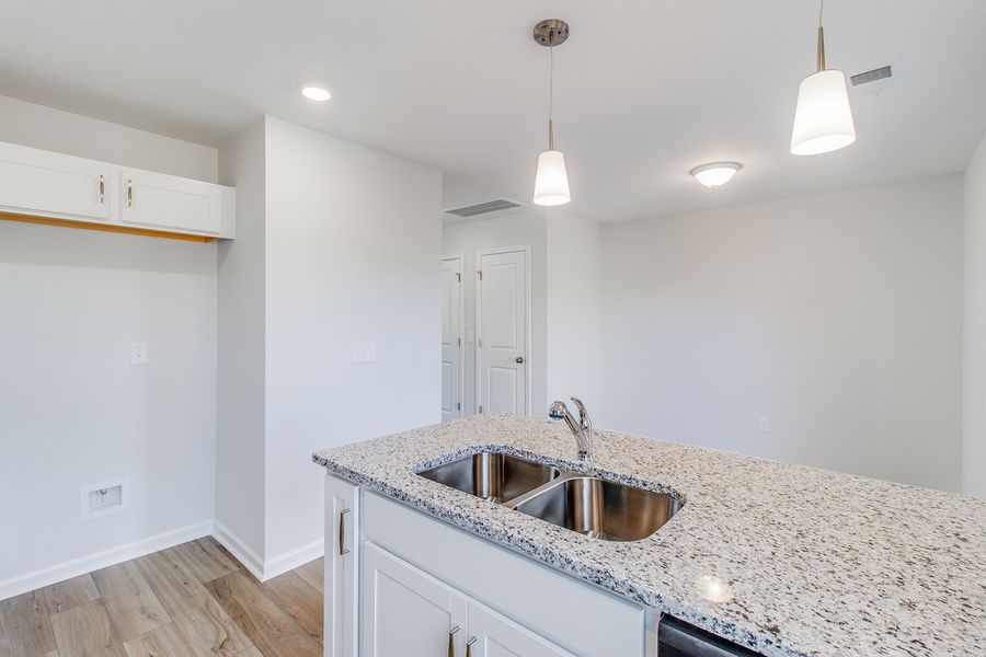 Image 28 of a home in Astoria.