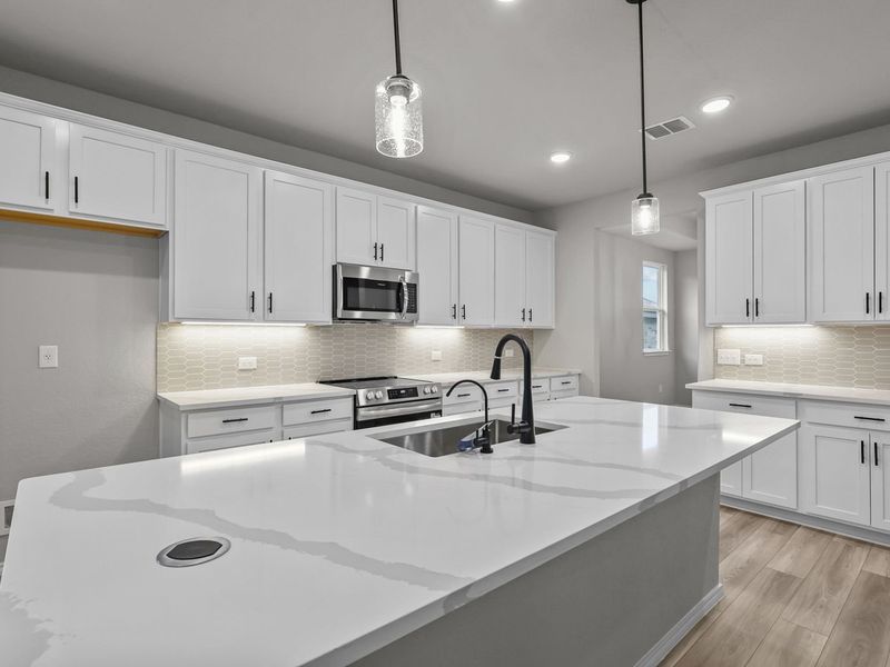 Representative furnished interior of a home built from the The Glenwood E by Davidson Homes LLC in Bricewood, San Antonio (Image 6).