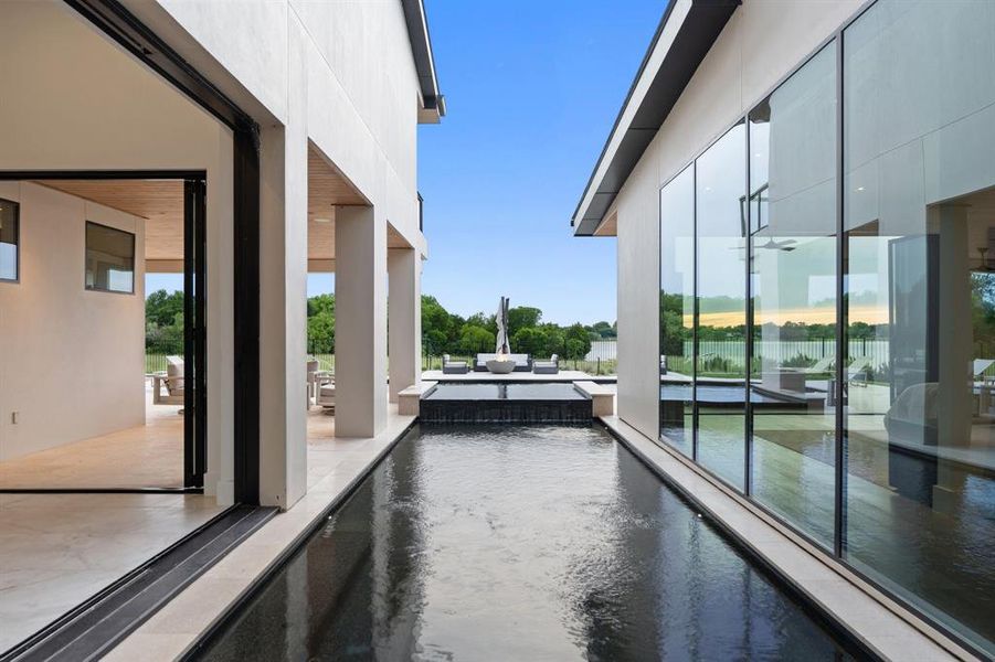 Exterior details and patio area of a home in , Frisco (Image 3).