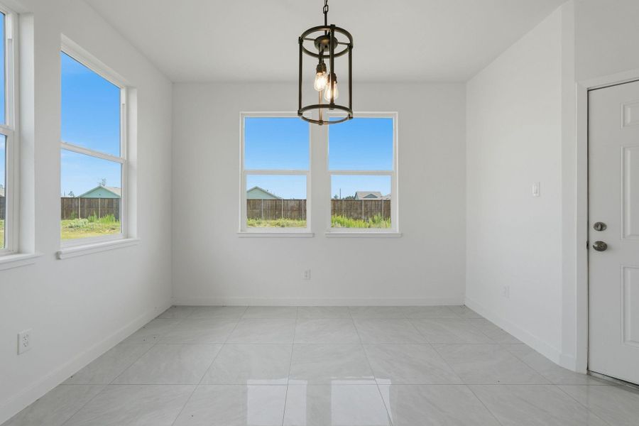Spacious, unfurnished interior of a new home in , Conroe (Image 35).