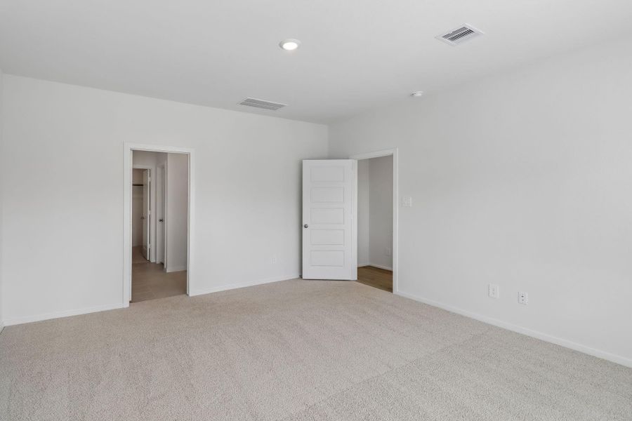 Spacious, unfurnished interior of a new home in Riviera Pines - Premier Series, Huffman (Image 27). Spacious, unfurnished interior of a new home in Riviera Pines - Premier Series, Huffman (Image 27).