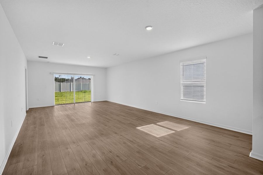 Spacious, unfurnished interior of a new home in Palm Wind, Hudson (Image 7).