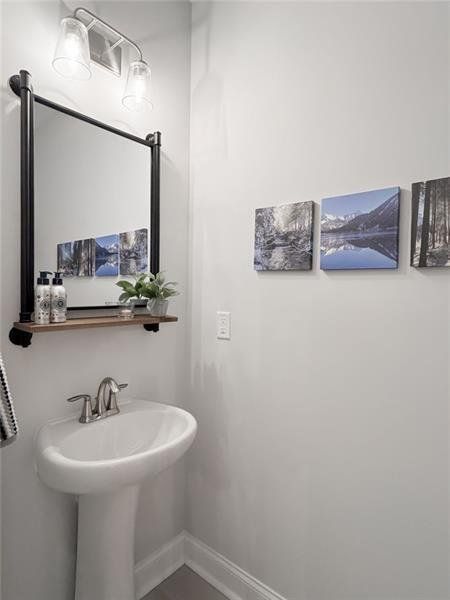 Furnished interior view inside a new home in , Smyrna (Image 25).