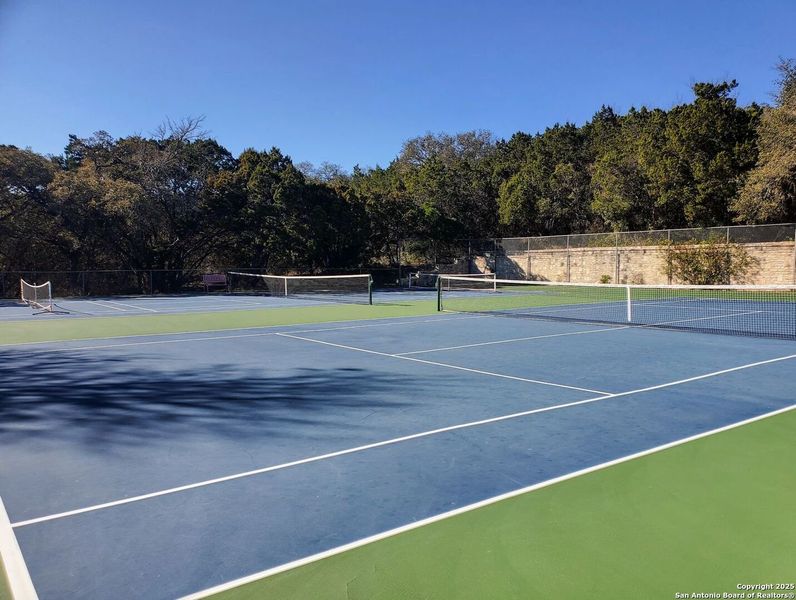 Community amenities in , Helotes (Image 15).