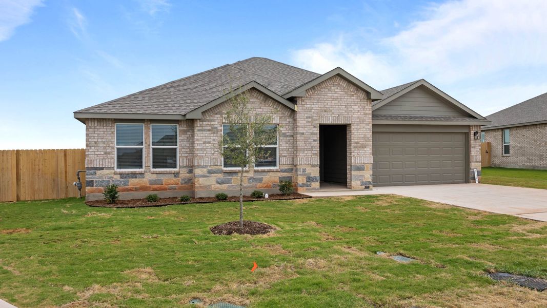 Representative exterior details of a home built from the COLEMAN by D.R. Horton in Heritage Parks, Abilene (Image 4). Representative exterior details of a home built from the COLEMAN by D.R. Horton in Heritage Parks, Abilene (Image 4).