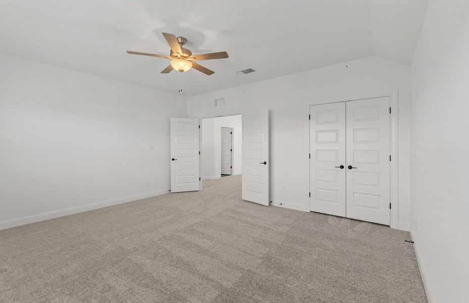 Spacious, unfurnished interior of a new home in Santa Rita Ranch, Liberty Hill (Image 20).
