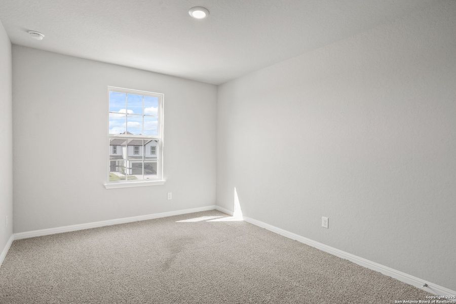 Spacious, unfurnished interior of a new home in Applewhite Meadows, San Antonio (Image 30).