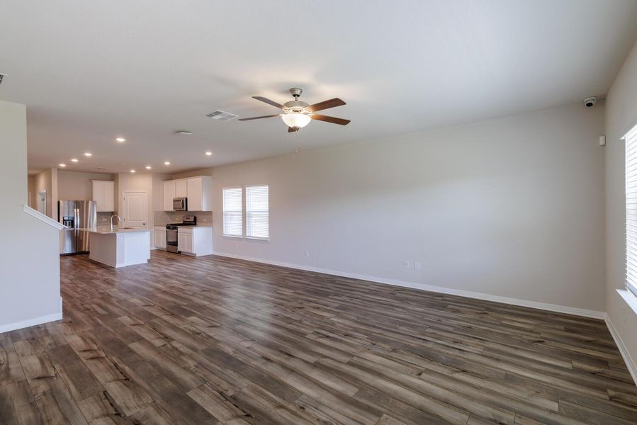 Spacious, unfurnished interior of a new home in , Manor (Image 37).