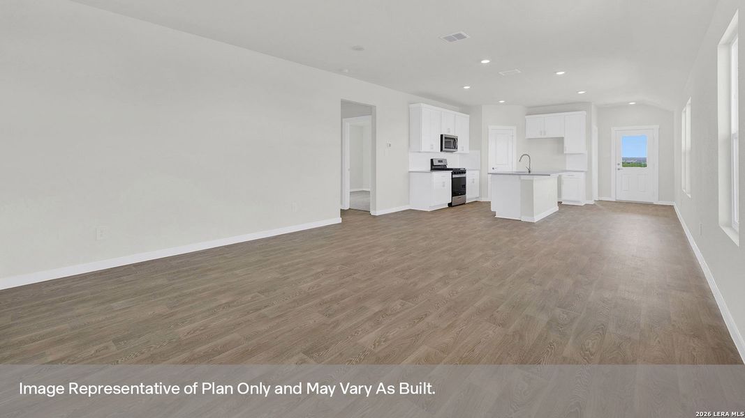 Spacious, unfurnished interior of a new home in Mayfair, New Braunfels (Image 15).