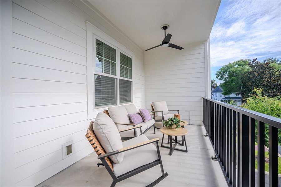 Exterior details and patio area of a home in , Ocala (Image 3).
