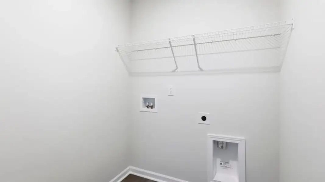 Spacious, unfurnished interior of a new home in Cedar Gap, Fountain Inn (Image 34).