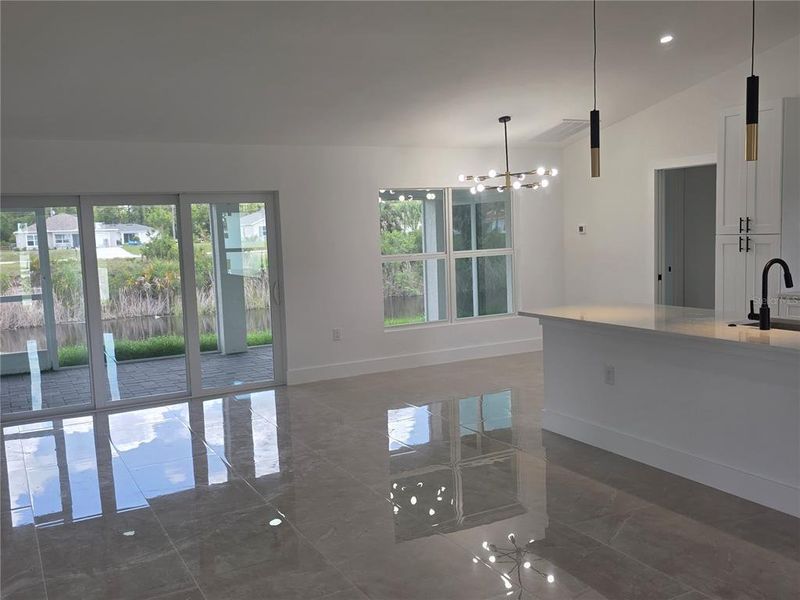 Spacious, unfurnished interior of a new home in , Cape Coral (Image 24).