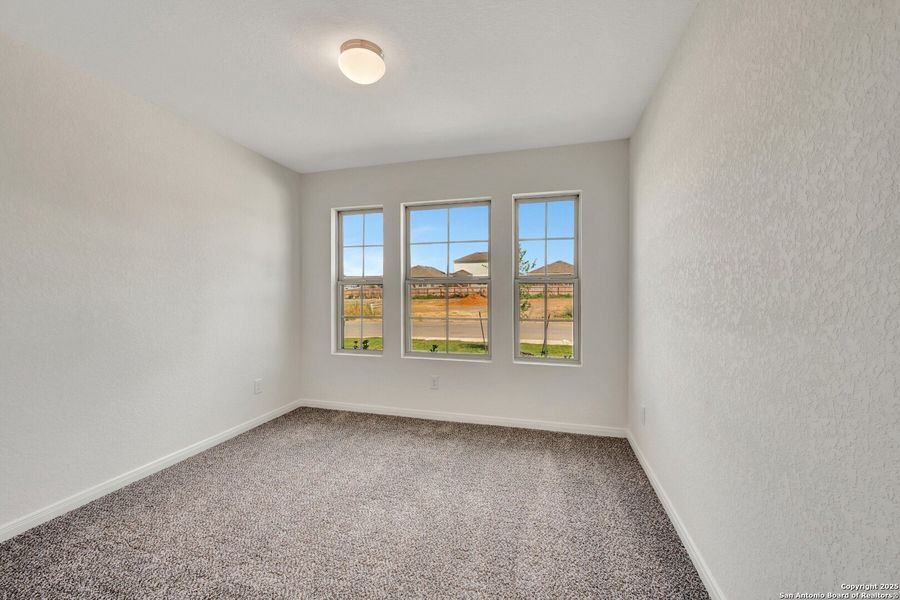 Spacious, unfurnished interior of a new home in Greenspoint Heights, Seguin (Image 39).