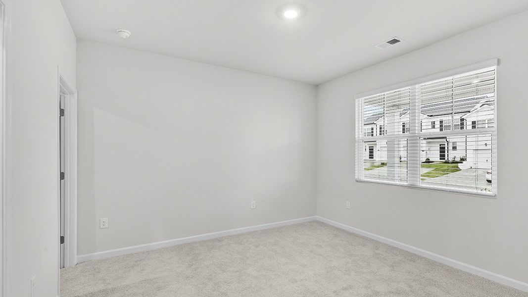 Spacious, unfurnished interior of a new home in Bellemeade Landing, Augusta (Image 22).