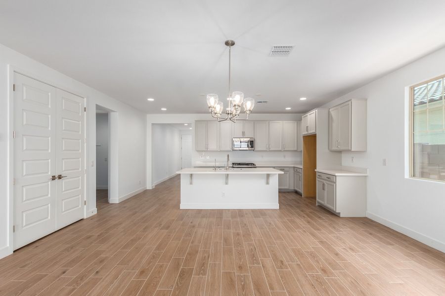 Spacious, unfurnished interior of a new home in Parkside, Avondale (Image 6).