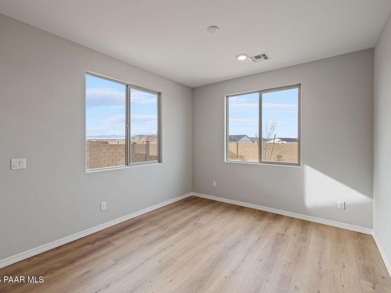 Spacious, unfurnished interior of a new home in North Ridge at Pronghorn Ranch, Prescott Valley (Image 26). Spacious, unfurnished interior of a new home in North Ridge at Pronghorn Ranch, Prescott Valley (Image 26).