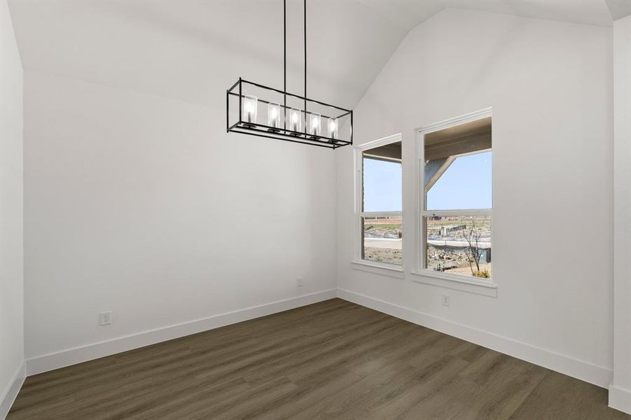 Spacious, unfurnished interior of a new home in Edgewood Creek, Celina (Image 26).