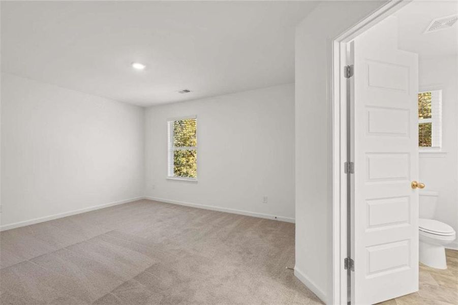 Spacious, unfurnished interior of a new home in Water Oak Estates, Lawrenceville (Image 16). Spacious, unfurnished interior of a new home in Water Oak Estates, Lawrenceville (Image 16).