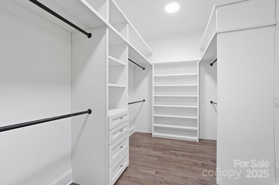 Spacious, unfurnished interior of a new home in , York (Image 16).