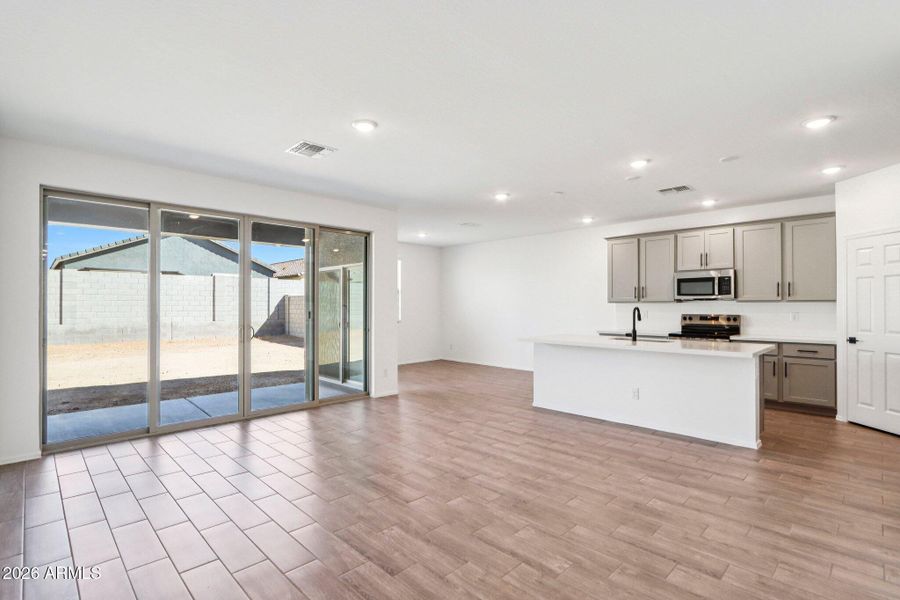 8-web-or-mls-W Bowker St-S2703-008