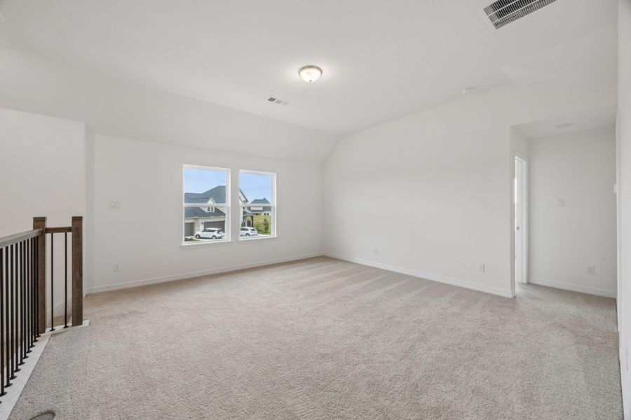Spacious, unfurnished interior of a new home in Austin Point, Richmond (Image 23).