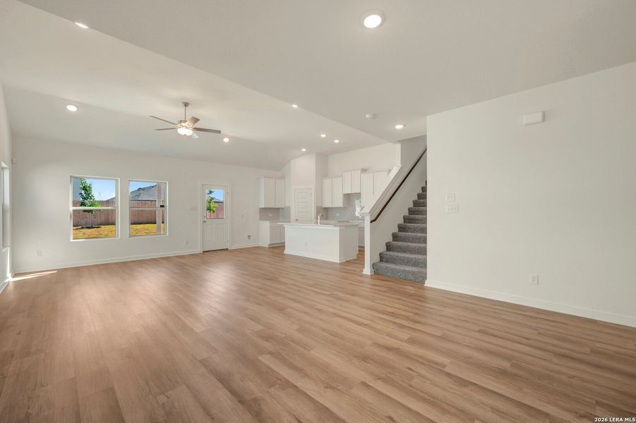 Spacious, unfurnished interior of a new home in Cinco Lakes, San Antonio (Image 30).
