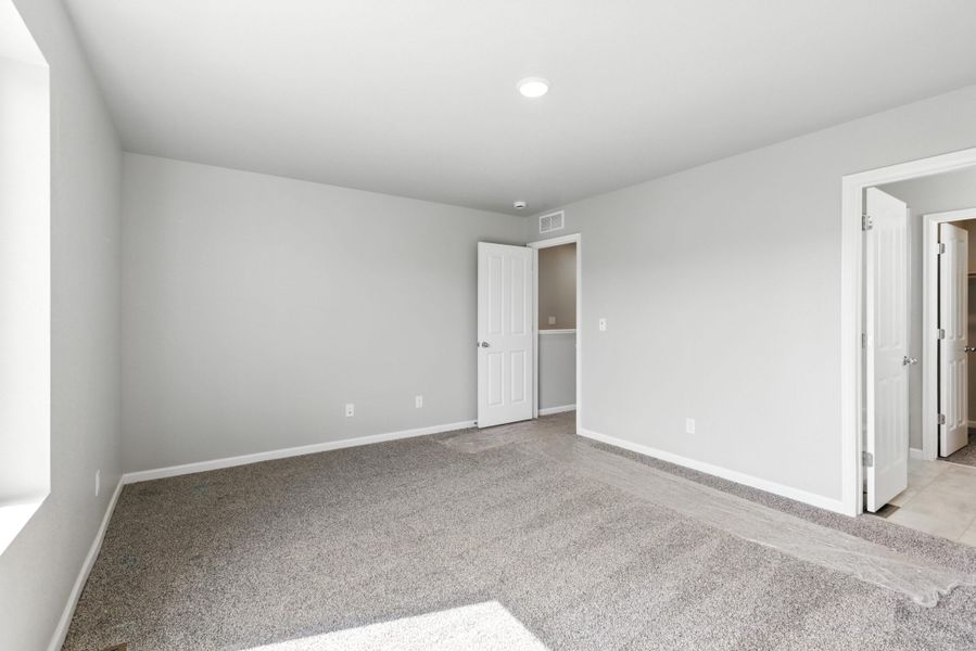 Spacious, unfurnished interior of a new home in Pintail Commons at Johnstown Village, Johnstown (Image 21).