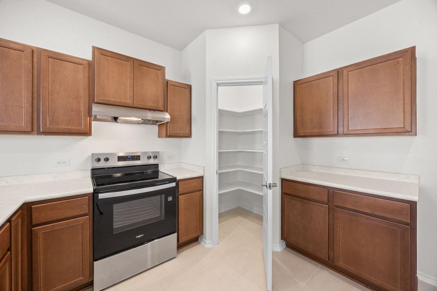 Furnished interior view inside a new home in Creekside at Estancia, Austin (Image 8).