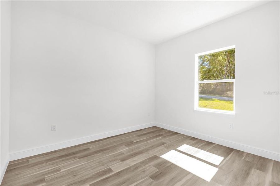 Spacious, unfurnished interior of a new home in , Citrus Springs (Image 14).