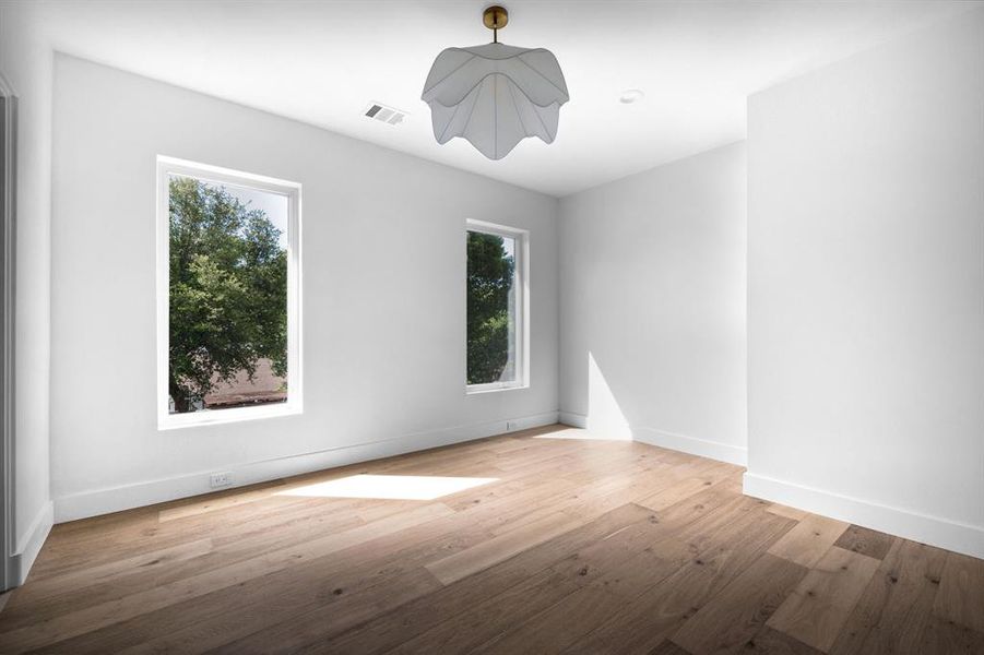 Spacious, unfurnished interior of a new home in , Dallas (Image 22).