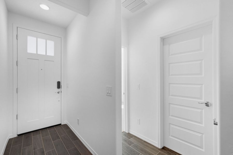 Spacious, unfurnished interior of a new home in Artisan at Asante, Surprise (Image 21).