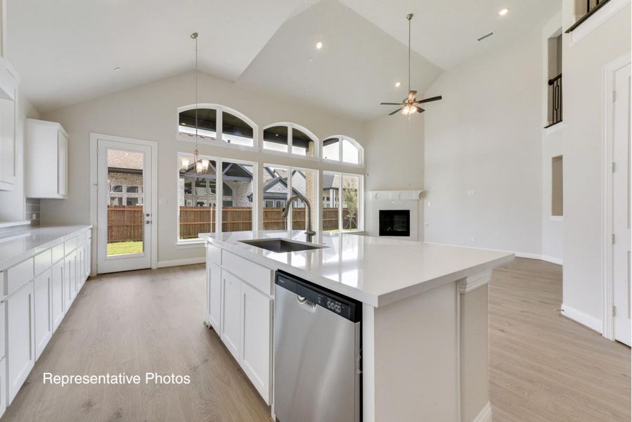 Representative furnished interior of a home built from the Hartford V by Grand Homes in Somercrest, Midlothian (Image 7).