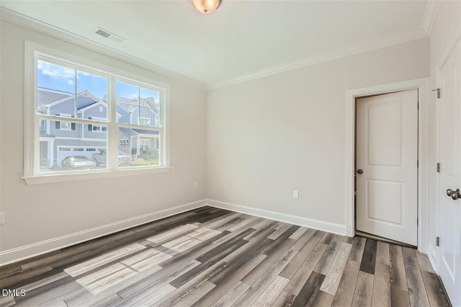 SUN_DevonSquare_Pic_Waterbury_Bed1_1of3